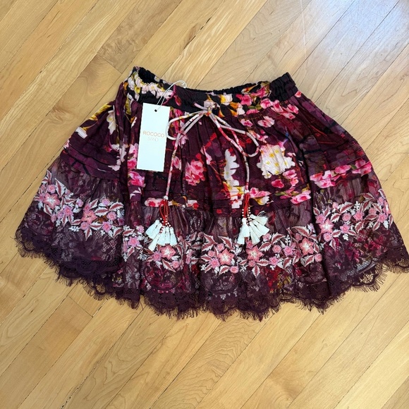 NWT Rococo Sand Mini Skirt Maroon Floral Embroidered Lace Small - Picture 1 of 6